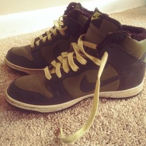 Nike Womens Dunk High Army Green Authentic Size 10